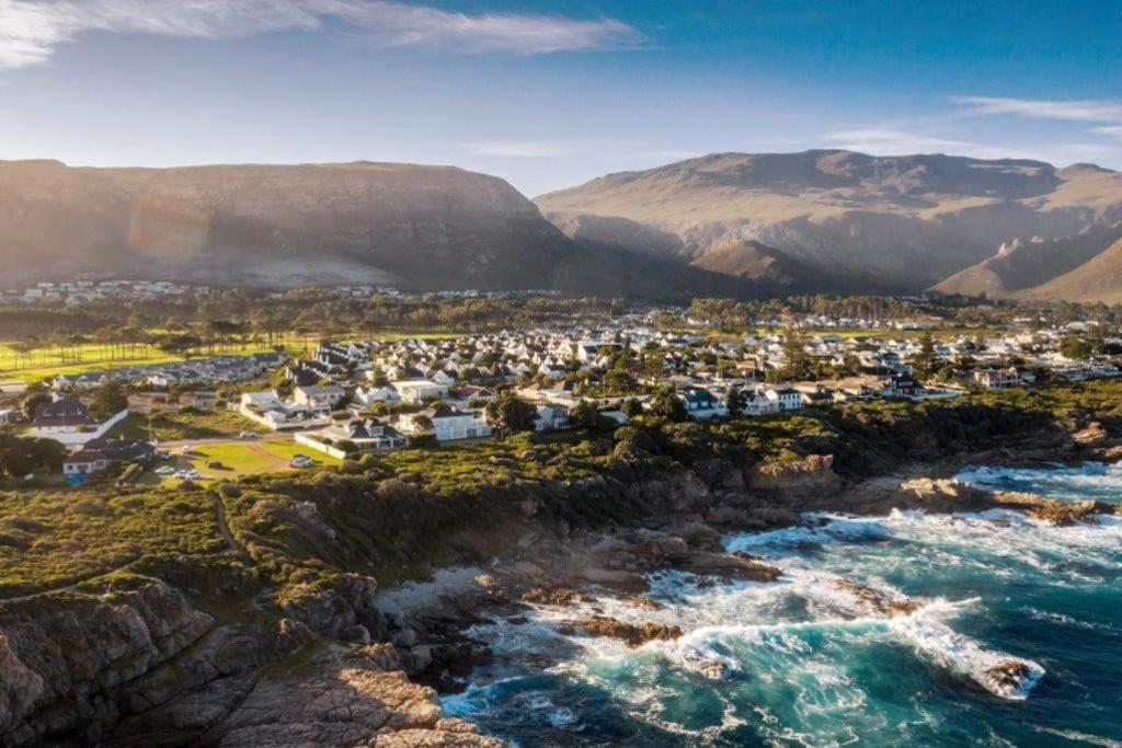 Wild Waters At Kraal Rock On The Cliffs In Hermanus Villa Esterno foto