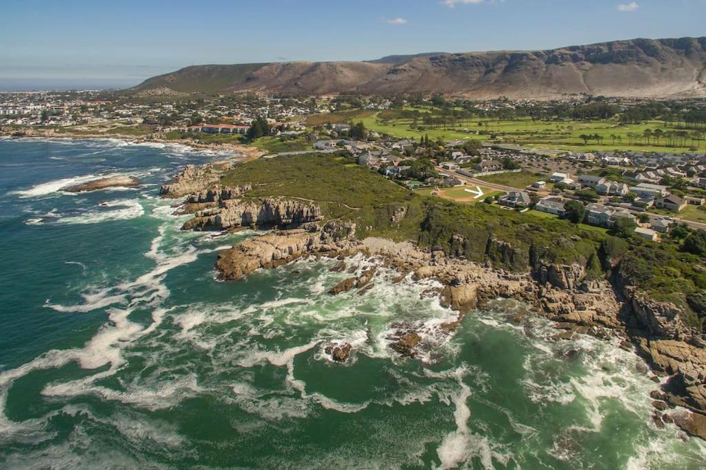 Wild Waters At Kraal Rock On The Cliffs In Hermanus Villa Esterno foto